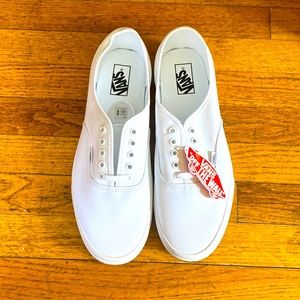 NWT Mens White Vans Sneakers - size 13
